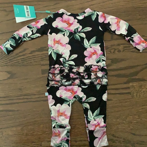 RARE Posh Peanut Tenni Ruffle Butt Floral Romper🌸 - Picture 2 of 7